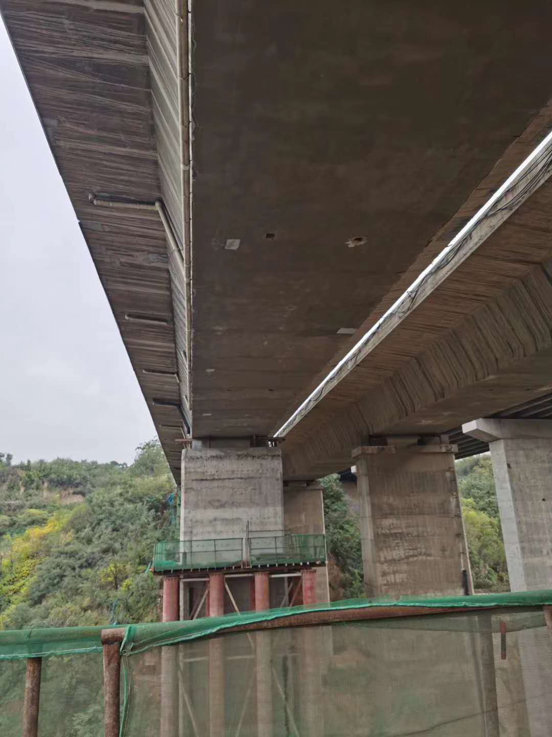 林芝桥梁加固前制定可行设计方案图并用对施工方法